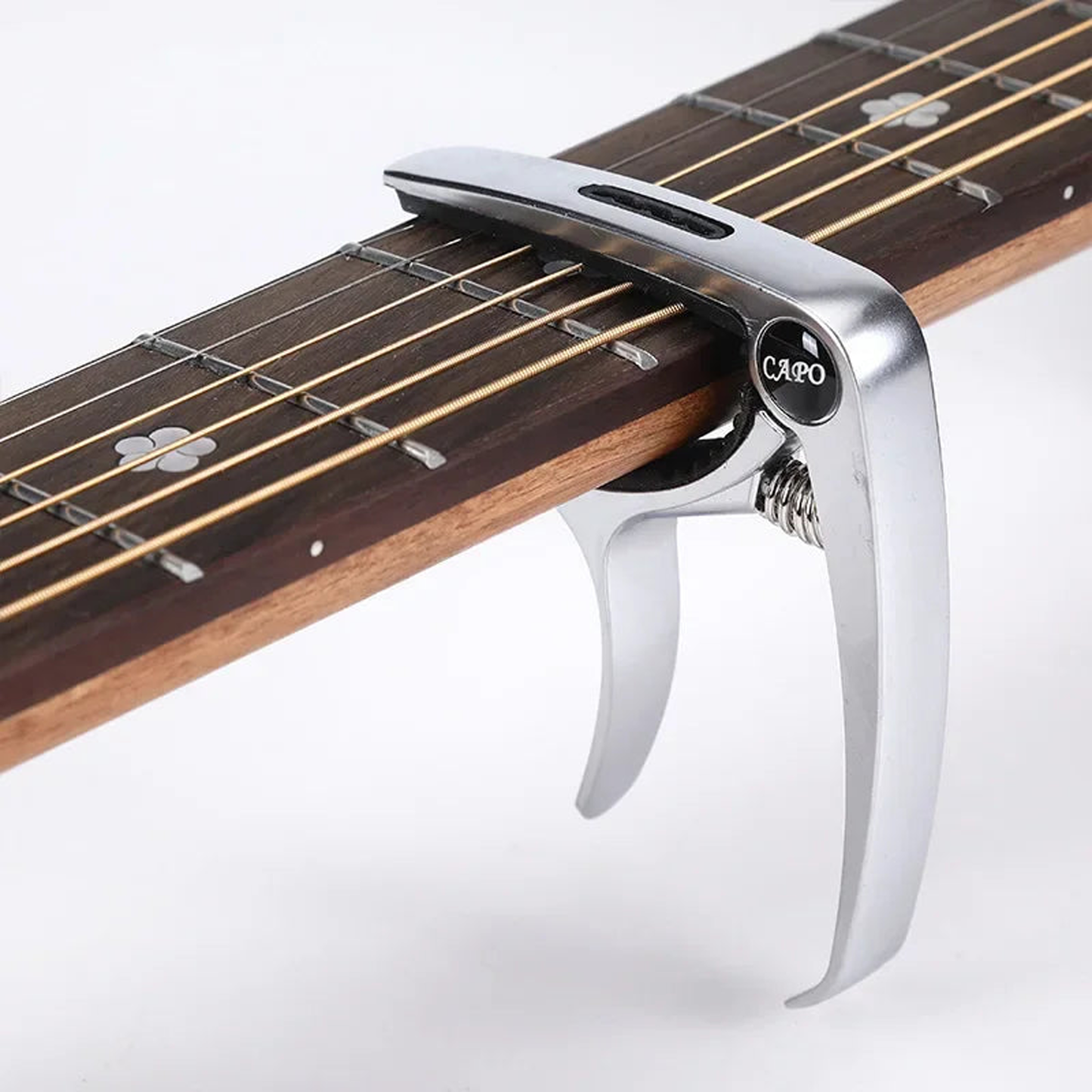 Capo Metálico Universal con Porta Púas y Levantador de Cuerdas – Para Guitarra Acústica, Guitarra Eléctrica y Ukelele